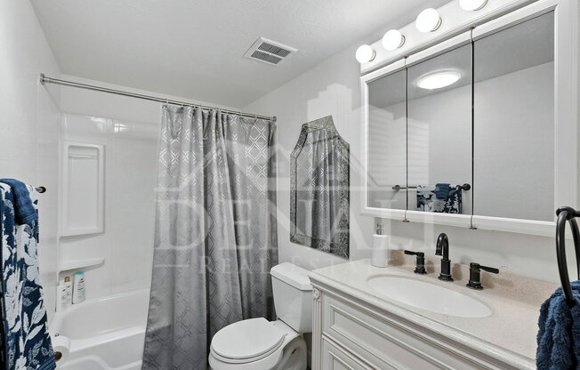 2 beds, 2 baths, 932 sqft, $1,450, Unit Unit 229e