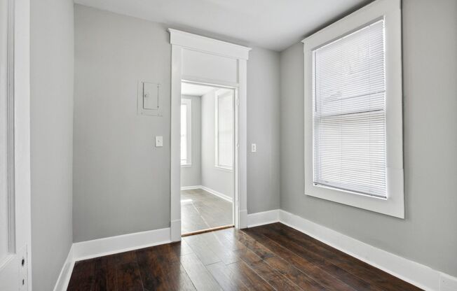 2 beds, 2 baths, $1,600, Unit B