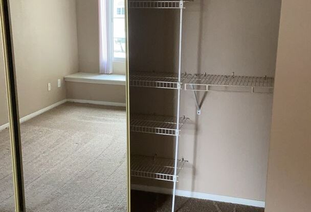 3 beds, 2 baths, $1,500, Unit # 2044