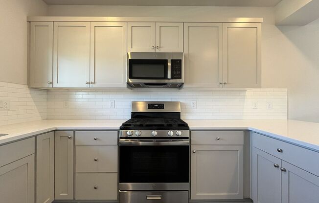 4 beds, 3.5 baths, $2,995