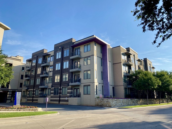 Park West Apartments in Oak Lawn, TX