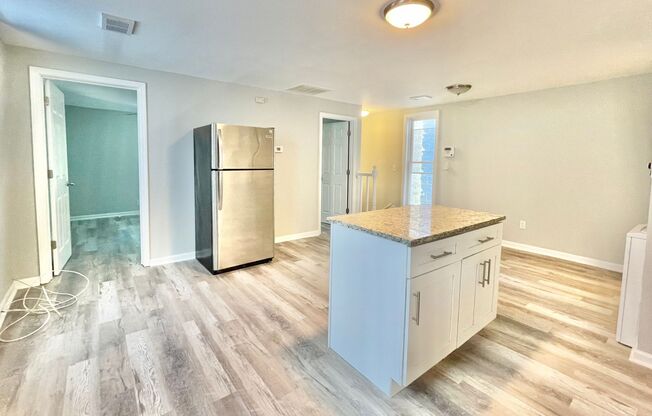 2424 W. Iowa St