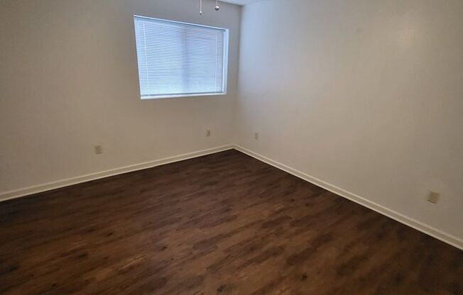 1 bed, 1 bath, 850 sqft, $1,050, Unit 8-802