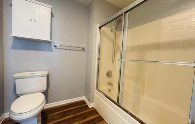 2 beds, 2 baths, 1,121 sqft, $2,250