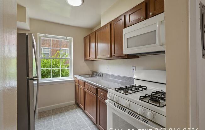 24 DANBURY ST SE