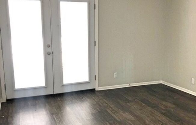2 beds, 1 bath, 873 sqft, $965, Unit 03-0302