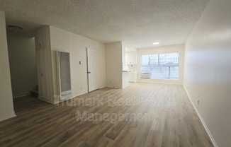 210 W TUJUNGA AVE