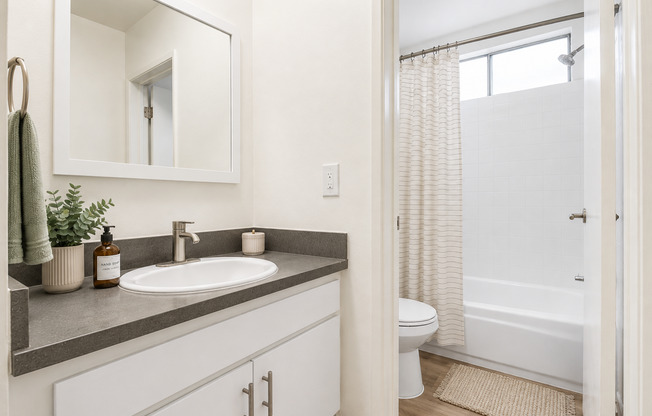 Terraces at Tarzana | 5931 Reseda Blvd