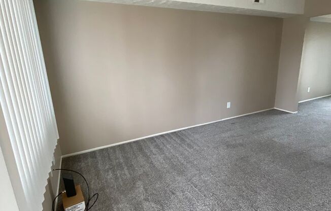 2 beds, 1 bath, 869 sqft, $1,139, Unit 2944B