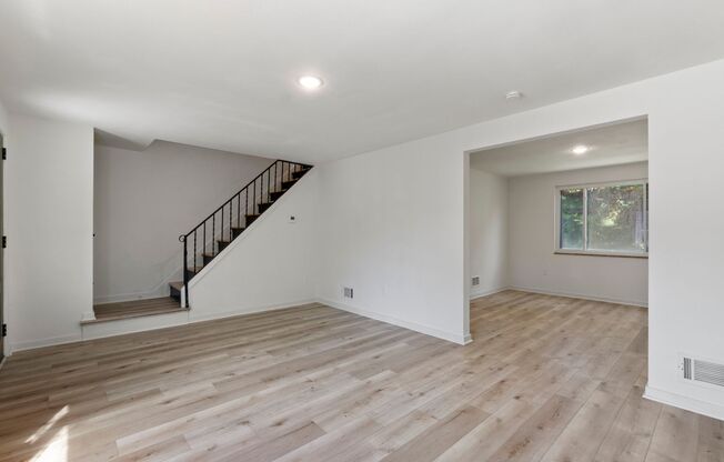 READY FOR MOVE IN! Don't miss this RENOVATED 2 bedroom in BEECHVIEW!