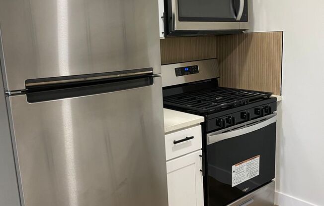 1 bed, 1 bath, $1,695, Unit 305