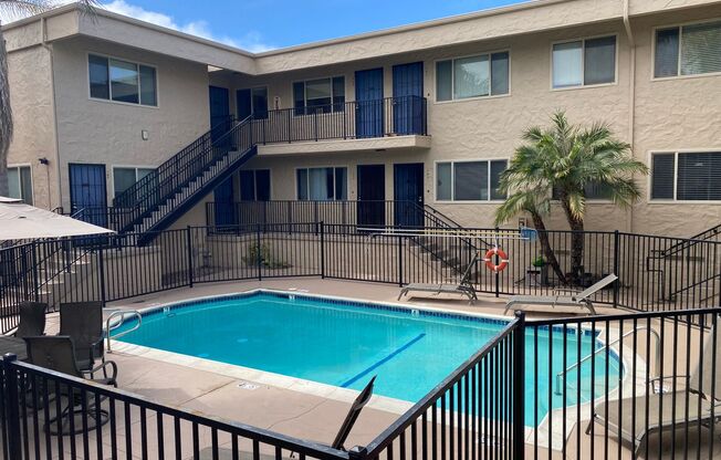 2/2 Condo with Laundry and 2-Car Parking