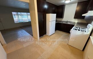 2 beds, 1 bath, $2,200, Unit 15