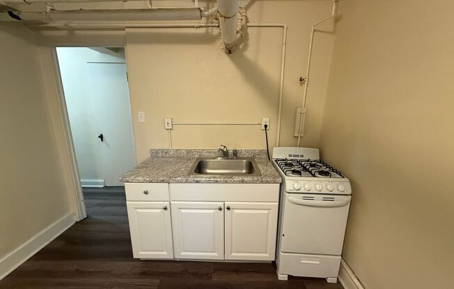 1 bed, 1 bath, $975, Unit 3