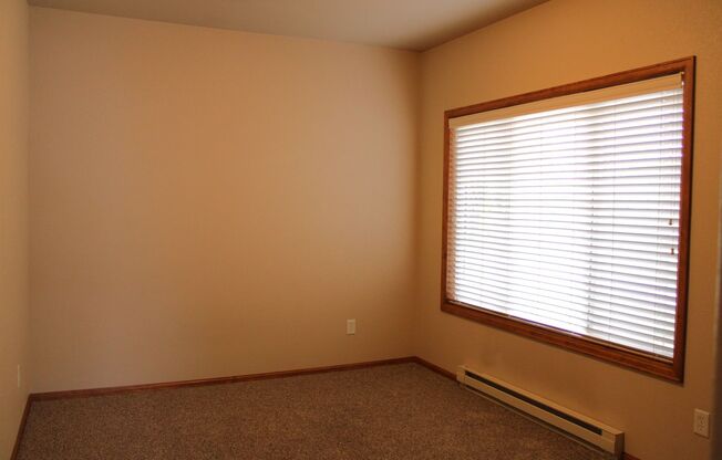 Stunning Modern Condo in Prime Fort Collins Location  ***Winter Move in Special- $500 Off First Month's Rent!!***