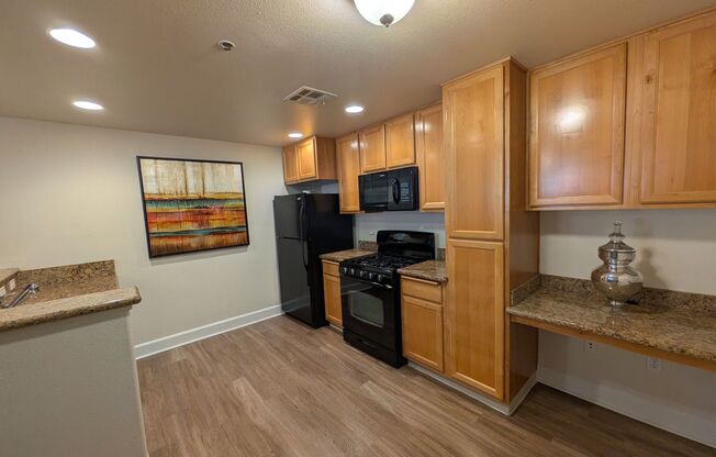 1 bed, 1 bath, 751 sqft, $2,100