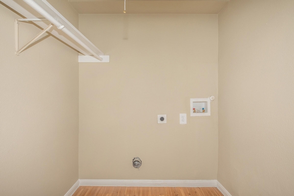 E Plan - Washer/Dryer Connections