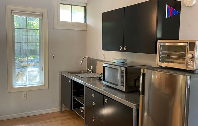 1 bed, 1 bath, $1,250