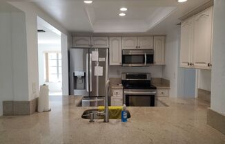 2 beds, 1 bath, $2,500