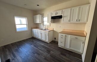 3 beds, 1 bath, $900