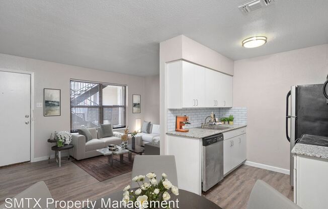 605 W Hutchison