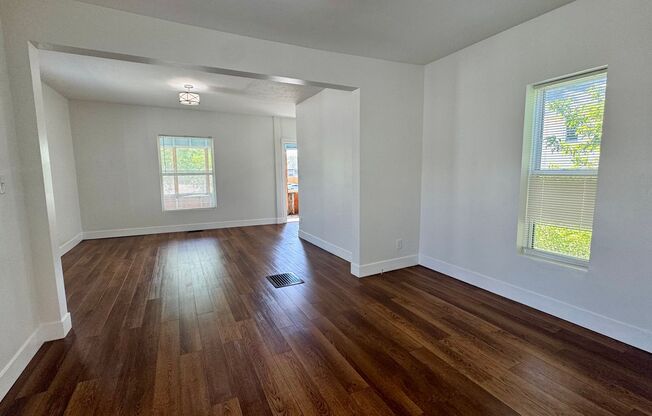 527 James SE- Water included. Huge deck. Main floor laundry. Modern kitchen.