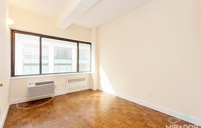 2 beds, 1 bath, $7,200, Unit 2E
