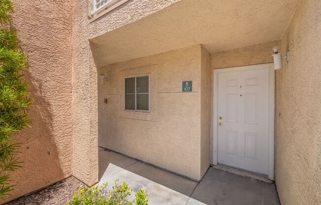Beautifully remodeled 2bed/2bath condo located in the desirable Laguna Del Rey community!