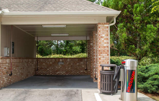 Walton Lakes, Camp Creek Parkway Car Care Center