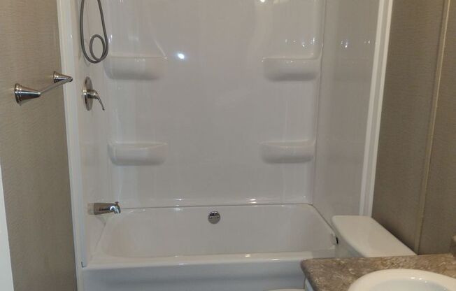 2 beds, 1 bath, 624 sqft, $795, Unit 740