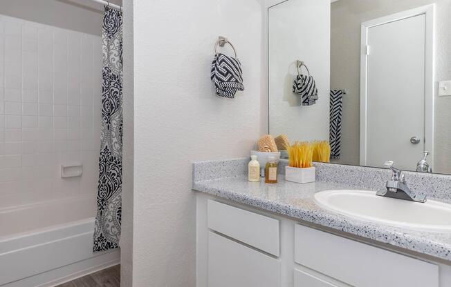 2 beds, 2 baths, 980 sqft, $1,200