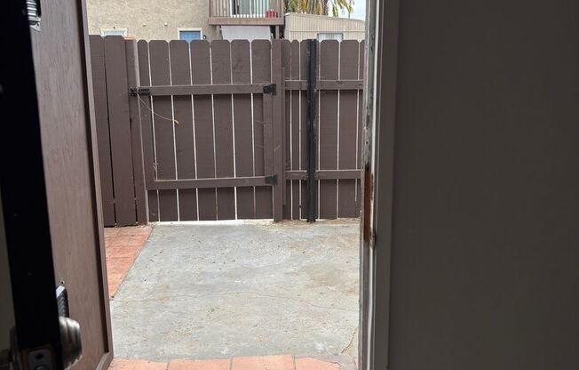 3 beds, 1.5 baths, $2,700, Unit 2203