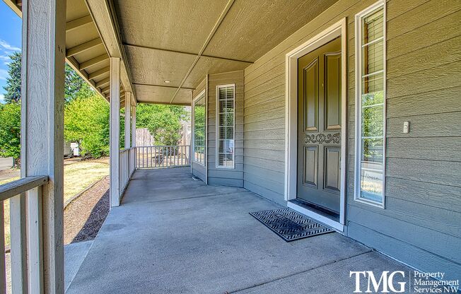 Large 4 Bed 2.5 Bath Home on Corner Lot in Wildwood!