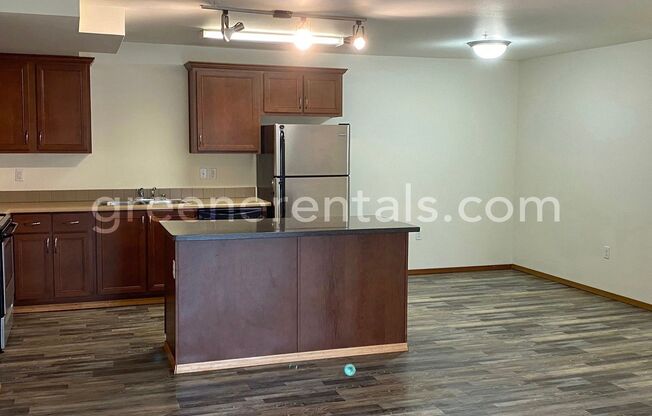 2 beds, 2 baths, 1,050 sqft, $1,725, Unit 1421-104