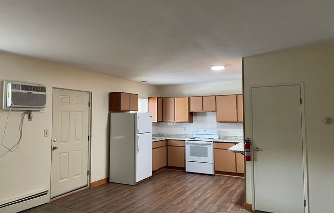 2 beds, 1 bath, $900, Unit Unit 15