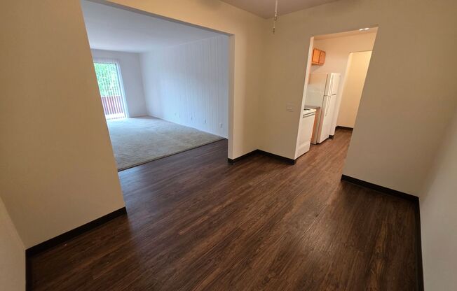 2 beds, 1 bath, 955 sqft, $1,225, Unit 19 - 204