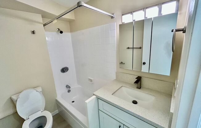 Studio, 1 bath, $1,500