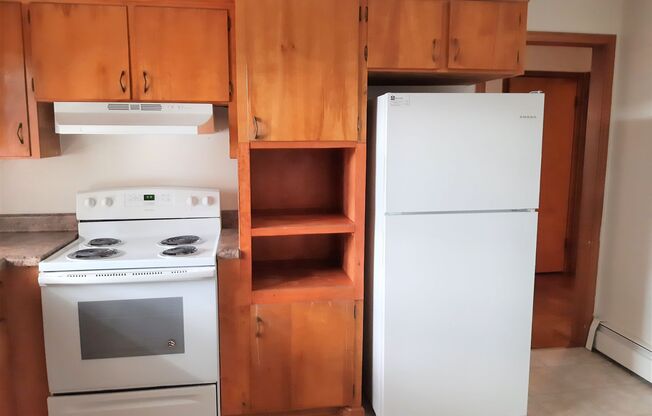 2 beds, 1 bath, 903 sqft, $1,290, Unit A-2