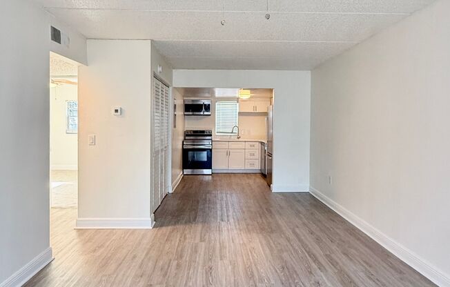 2 beds, 1 bath, 740 sqft, $1,595