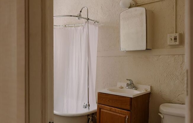 1 bed, 1 bath, 697 sqft, $995, Unit 315-22