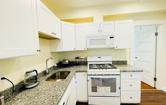 23 CHARNWOOD RD