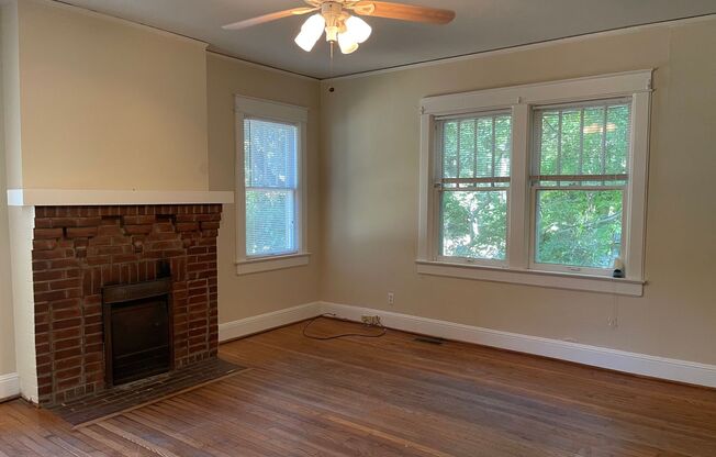 Two Bedroom Home within Walking Distance of UNC with Washer/Dryer !