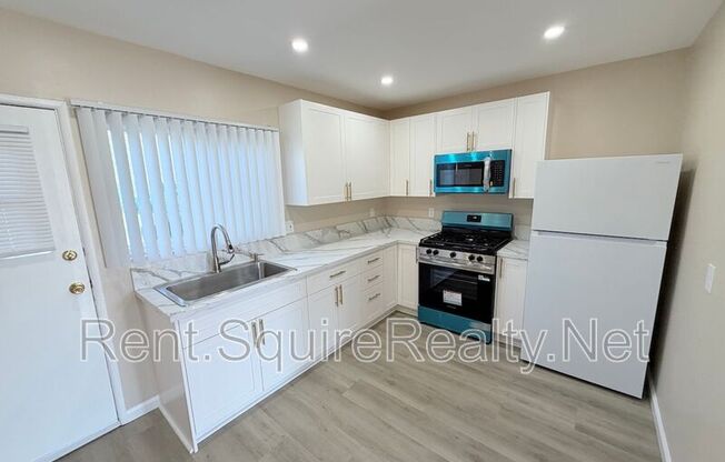 936 W Foothill Boulevard