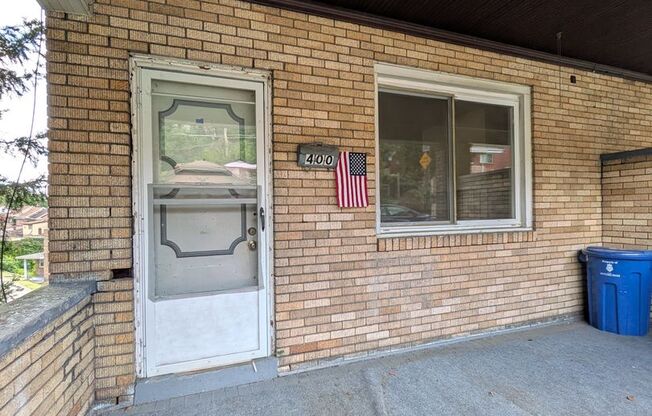 2 bed 1 bath home with large living room and yard!