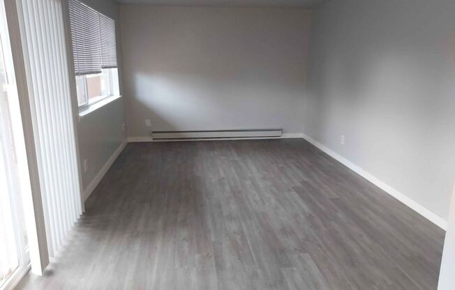 1 bed, 1 bath, 576 sqft, $1,150, Unit #12