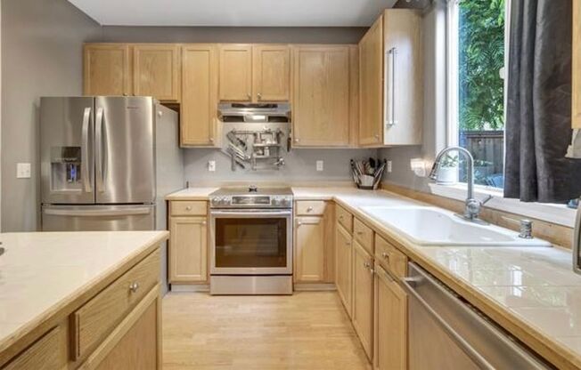 Better than NEW! Stunning Beaverton End-Unit Townhome Loaded w/ Upgrades!