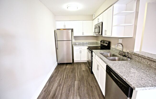 2 beds, 1 bath, 803 sqft, $1,395, Unit 4912-03