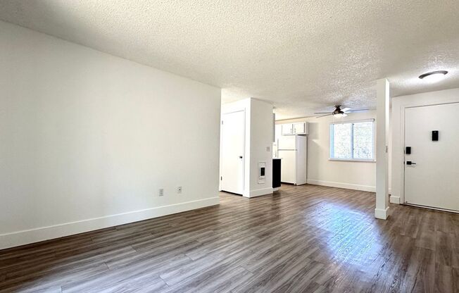 1 bed, 1 bath, 592 sqft, $1,385, Unit 52