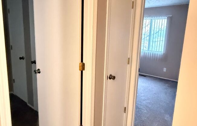 2 beds, 1 bath, 869 sqft, $1,159, Unit 12716S