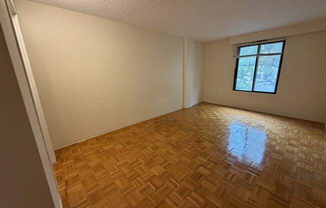 2 beds, 2 baths, 900 sqft, $3,300, Unit 3E